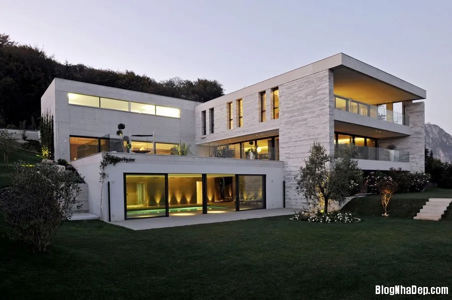 Biệt thự ba tầng với kiến trúc đương đại tuyệt đẹp ở Thụy Sĩ