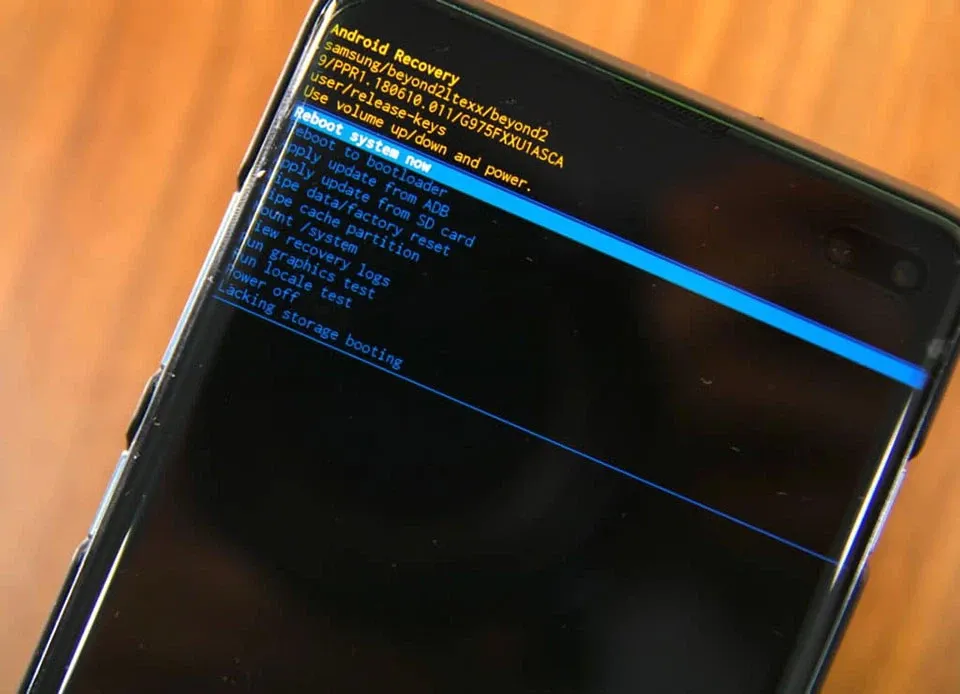 3 cách khắc phục lỗi điện thoại Samsung bị treo Recovery