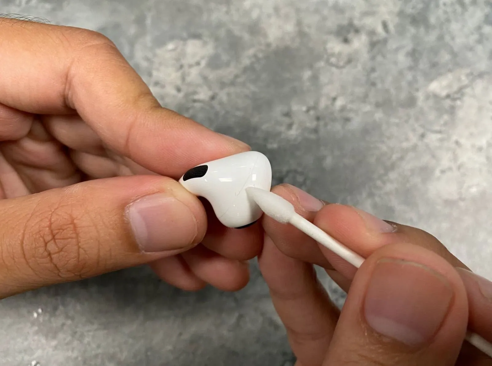 Airpods bị rè: Tìm hiểu dấu hiệu, nguyên nhân và cách khắc phục nhanh chóng, hiệu quả cao