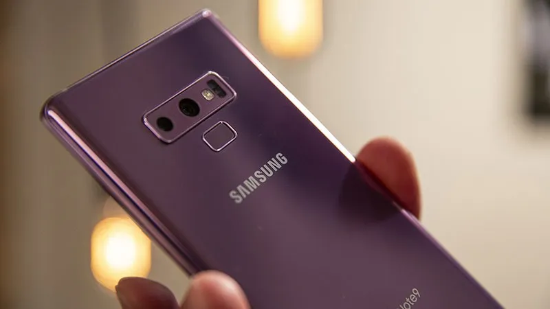 Bật tính năng vuốt thông báo ở Galaxy Note 9 bằng cảm biến vân tay