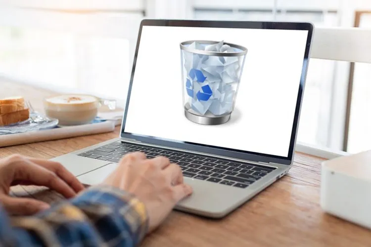 Cách ẩn/hiện Recycle Bin trên màn hình Windows 11