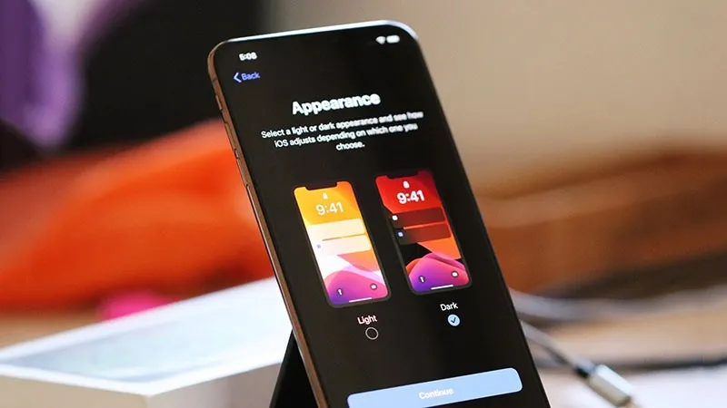 Cách bật Dark Mode trong iOS 13 trên iPhone