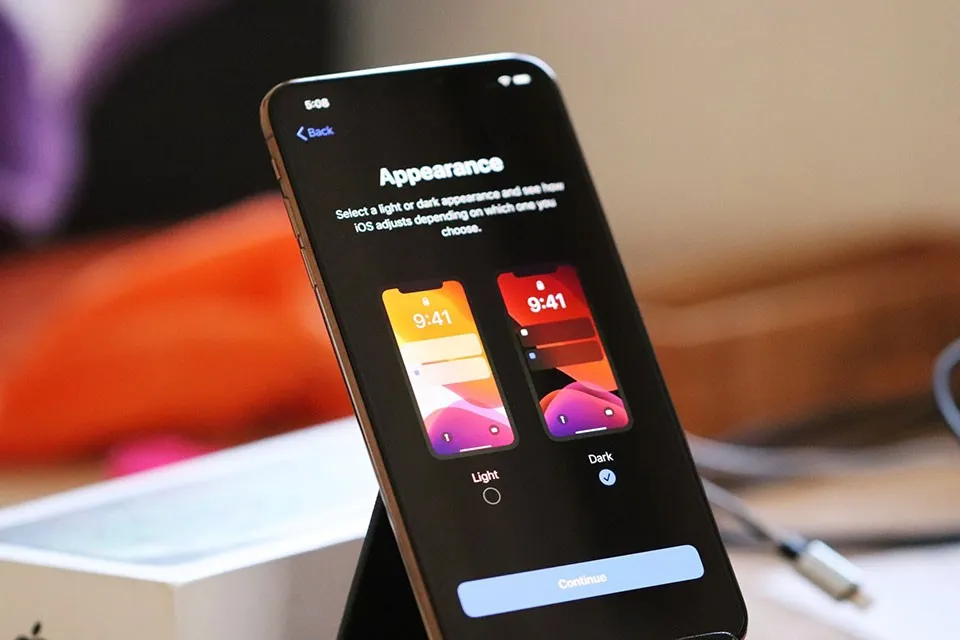 Cách bật Dark Mode trong iOS 13 trên iPhone