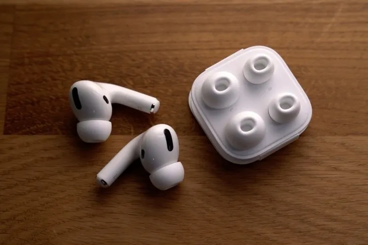 Cách chọn nút đệm cao su phù hợp cho tai nghe AirPods Pro giúp tăng chất lượng âm thanh