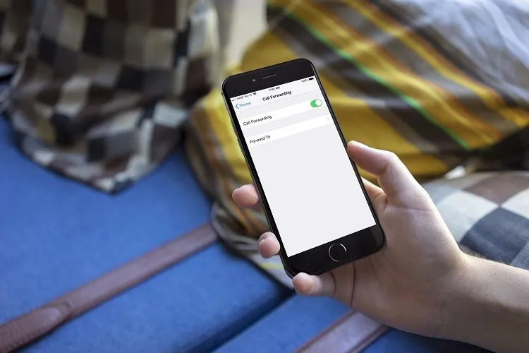 Cách chuyển cuộc gọi trên iPhone