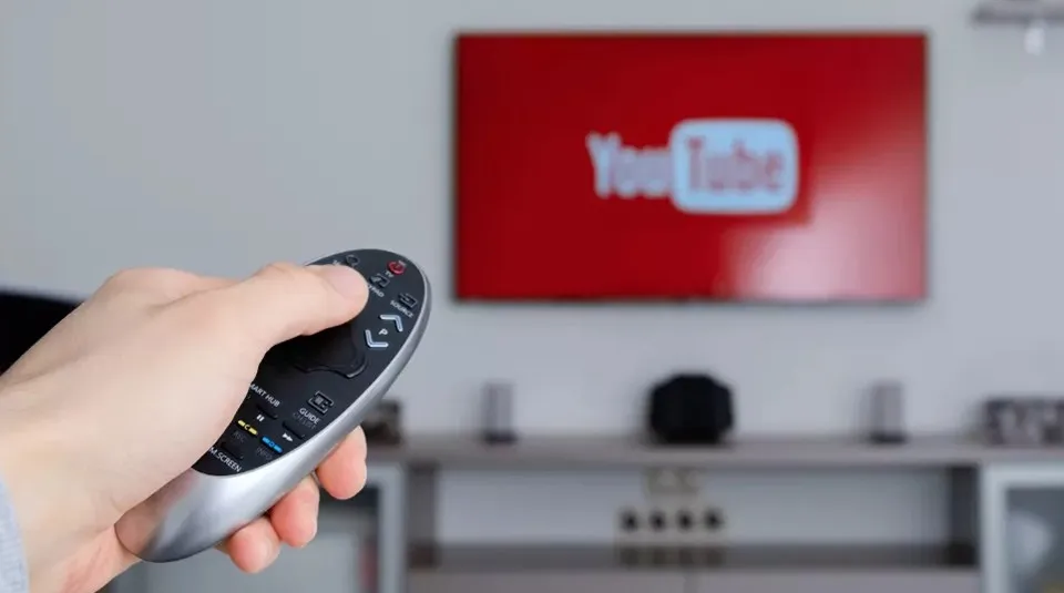 Cách kết nối điện thoại với TV qua YouTube mà không cần Smart TV