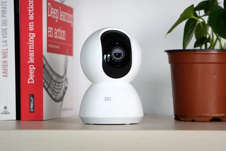 Cách lắp thẻ nhớ vào camera Xiaomi để lưu trữ và theo dõi hình ảnh