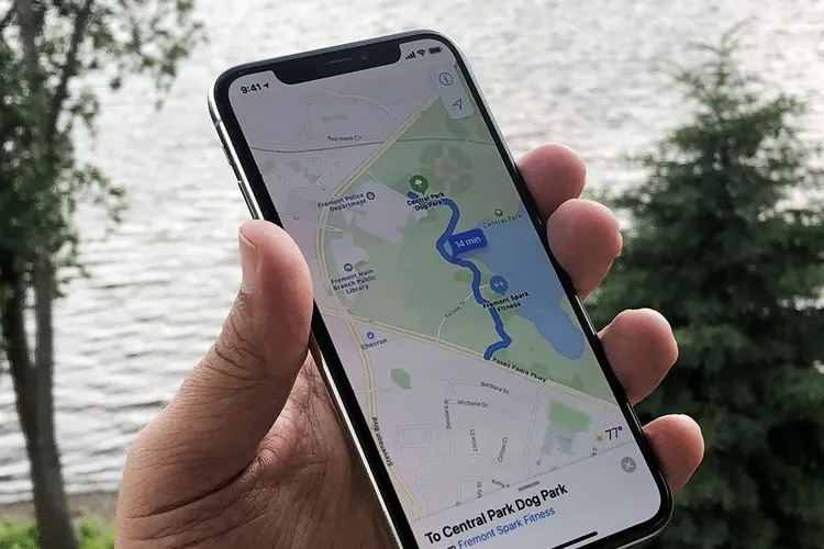 Cách nhìn xung quanh đường phố thực tế trên Apple Maps