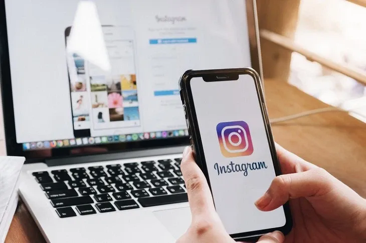 Cách quay về tài khoản cá nhân trên Instagram nhanh chóng