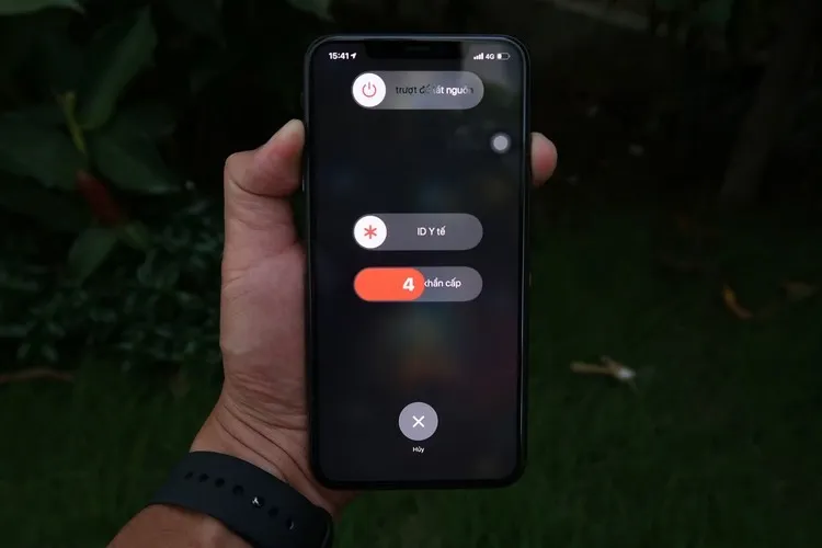 Cách sử dụng cuộc gọi khẩn cấp trên iOS 15.2 với 2 thay đổi so với trước
