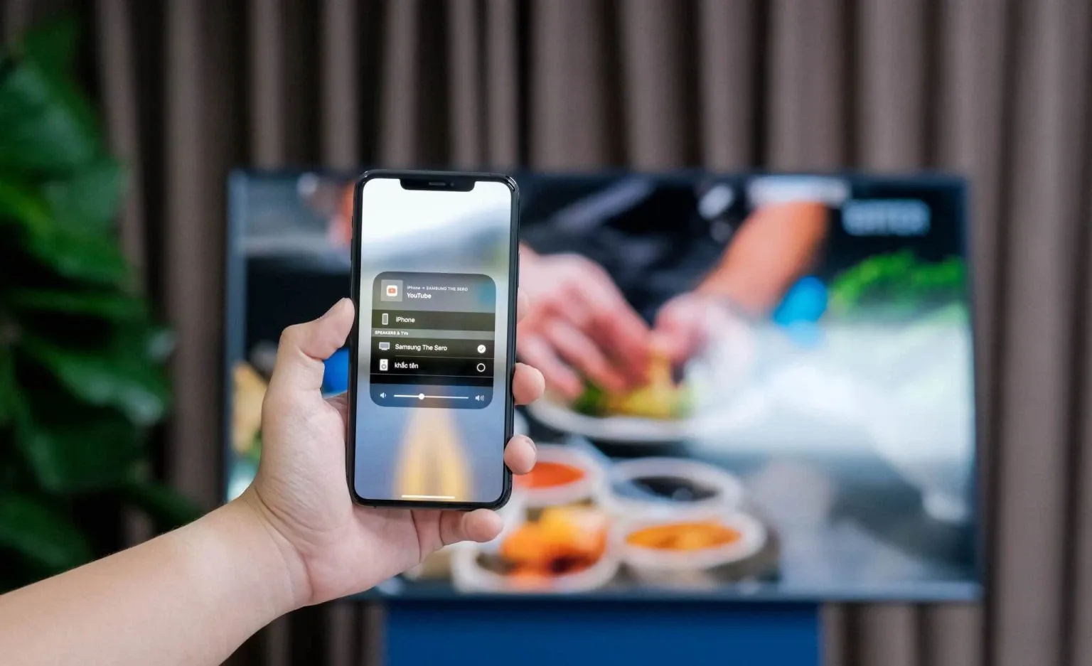 Cách sử dụng phản chiếu màn hình của iPhone xem TV nét căng