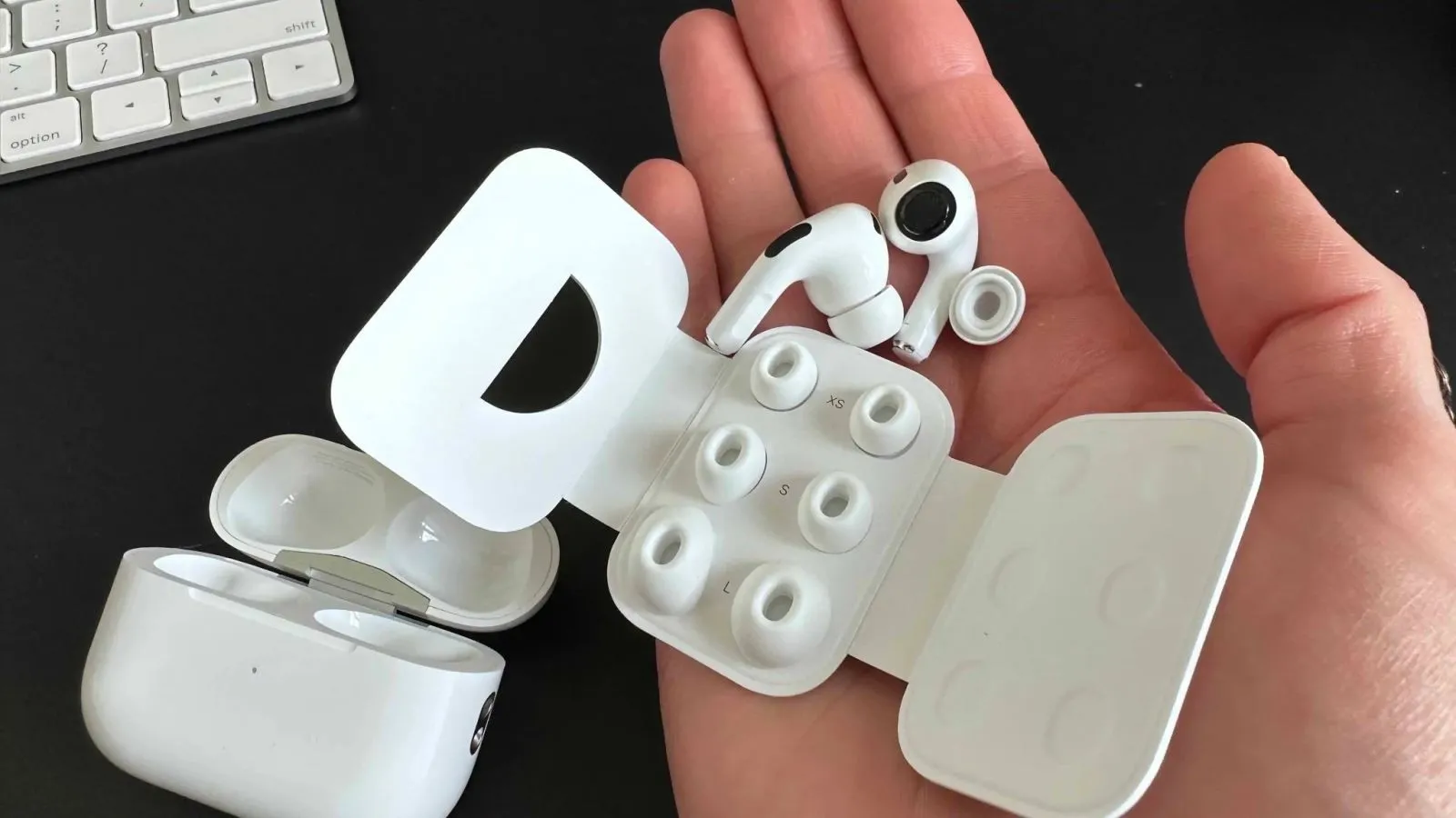 Cách thay núm tai nghe AirPods Pro nhanh gọn chỉ 2 bước