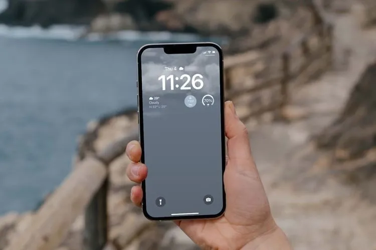 Cách theo dõi thời tiết ngay trên màn hình khoá iOS 16 dễ dàng nắm bắt được tình hình thời tiết