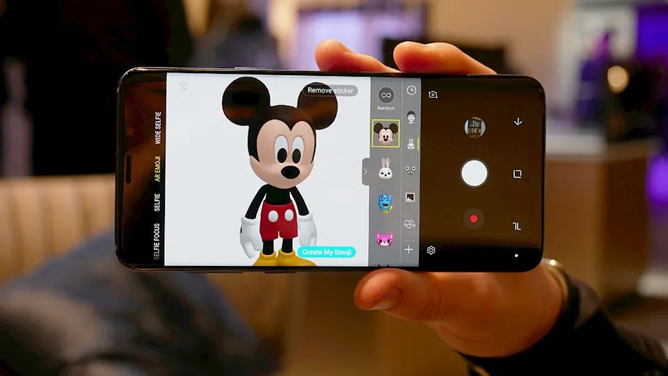 Cài đặt Mickey Mouse và Minnie Mouse AR Emoji trên Galaxy S9