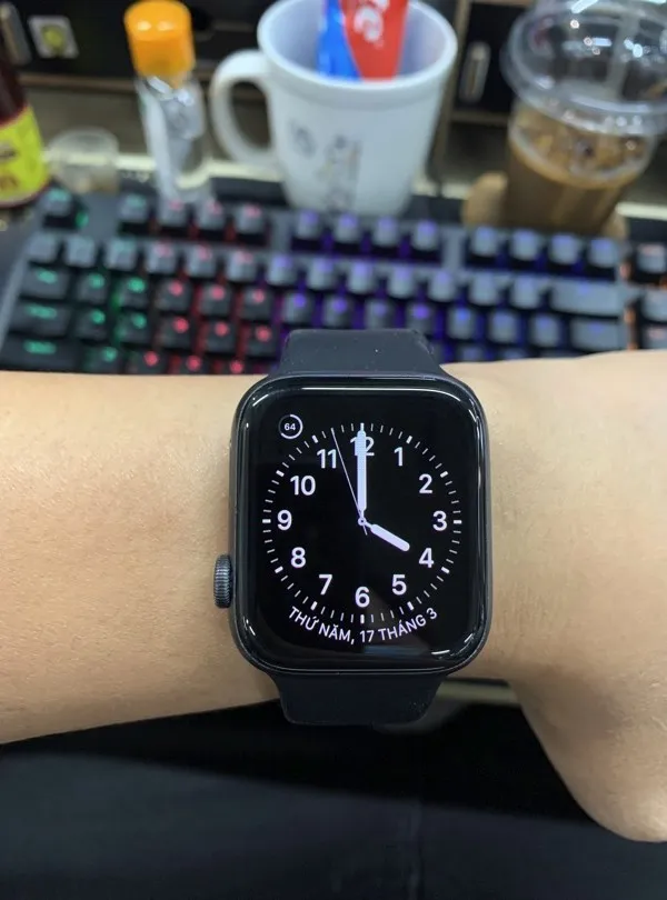 Chỉ với vài thao tác đơn giản, bạn có thể đảo ngược vị trí của Apple Watch