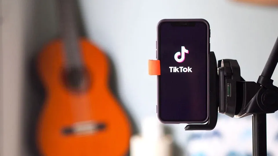 Có cách nào xem số lượt share và ai đã share video TikTok hay không?