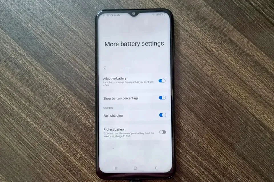 Đây là lý do tại sao pin điện thoại Samsung chỉ sạc được 80%