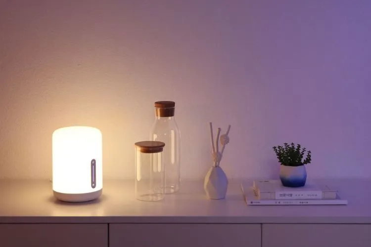 Đèn ngủ thông minh Xiaomi Bedside Lamp 2 có kết nối với Mi Home được không?