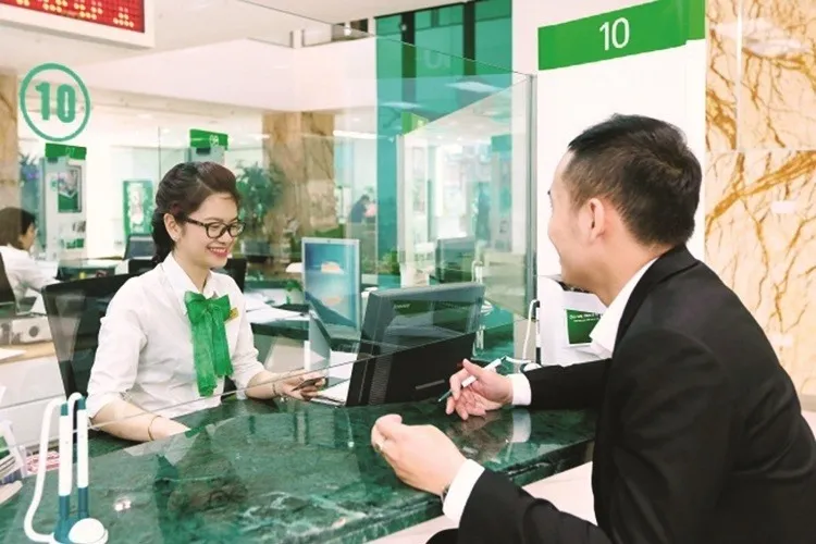 Hướng dẫn chuyển đổi thẻ từ sang thẻ chip Vietcombank miễn phí