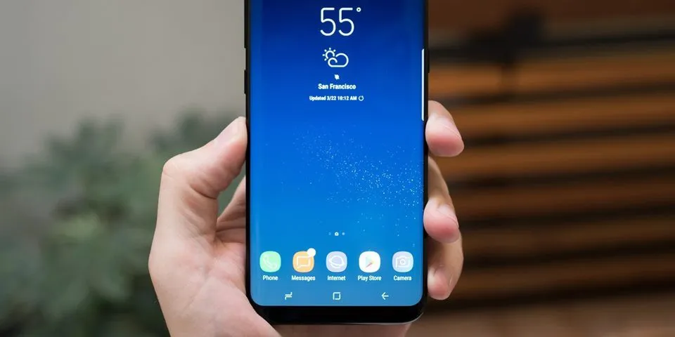 Hướng dẫn kích hoạt chế độ sử dụng 1 tay trên Galaxy S8/S8 Plus