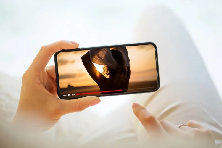 Hướng dẫn tải video trên iPhone dễ dàng giúp bạn giải trí mọi lúc mọi nơi không cần Internet