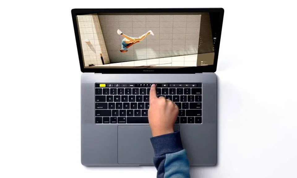 Khóa MacBook Pro nhanh với Touch Bar thì làm thế nào?