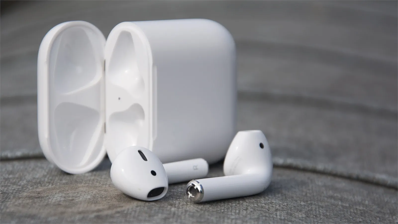 Làm sao để đặt lại AirPods của bạn?