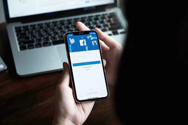 Làm thế nào để ẩn nhóm đã tham gia trên Facebook?