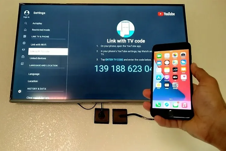 Liên kết bằng mã tivi là gì? Cách lấy mã tivi để chiếu video Youtube từ điện thoại