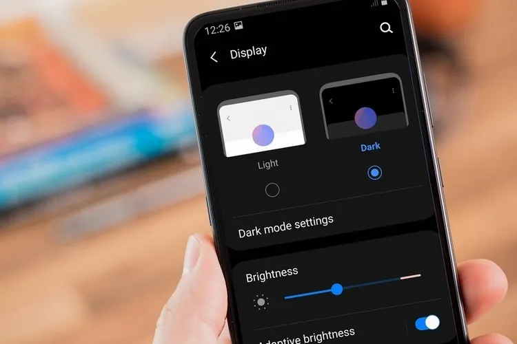 Liệu chế độ Dark Mode có tiết kiệm pin hay không? Cách bật chế độ Dark Mode trên điện thoại