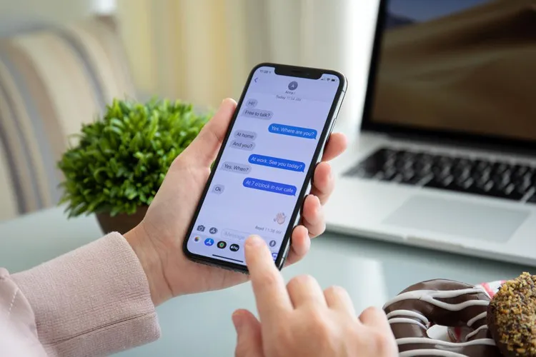 Mách bạn cách ẩn bong bóng chat iMessage trên iPhone hiệu quả