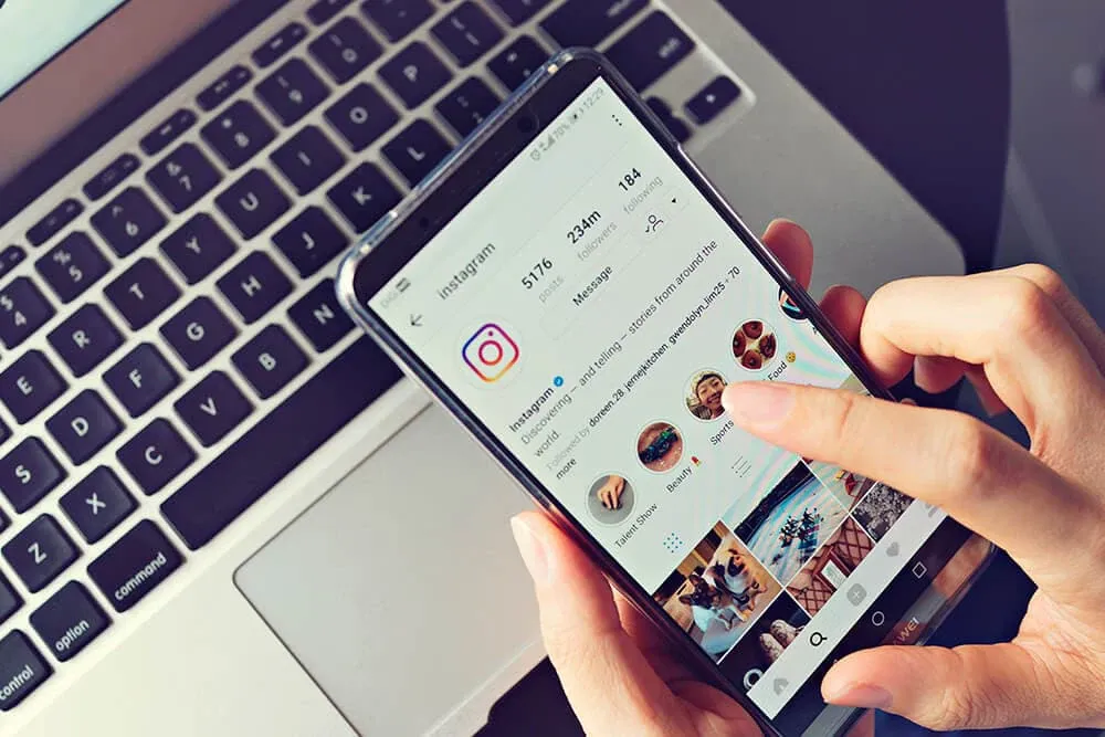 Xem kho lưu trữ tin trên Instagram bằng máy tính được không? Gợi ý cách xem đơn giản